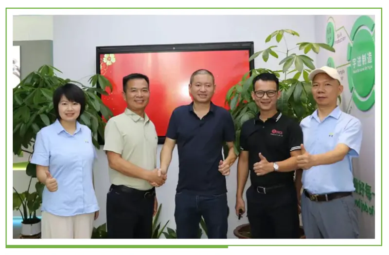 ベトナムのバイヤーがスポットレスを訪問 — 「ミスター 4 セカンズ」と重要な小さなこと